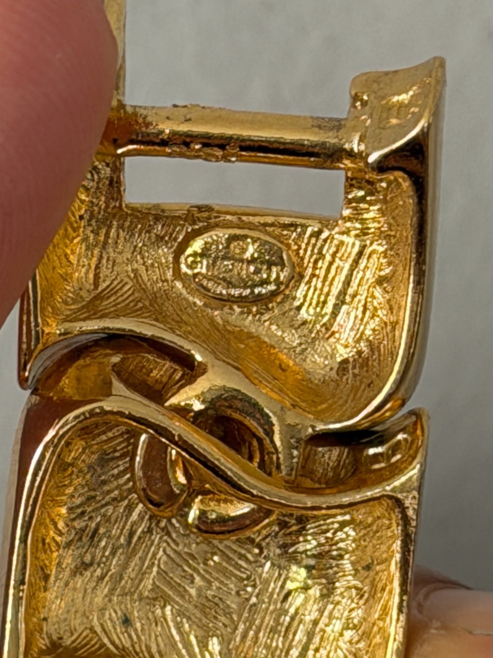 1960’s Givenchy Gold Crystal Accent Hinged Bracelet - Picture 3 of 3